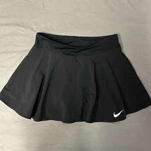 Tennis/golf skirt.